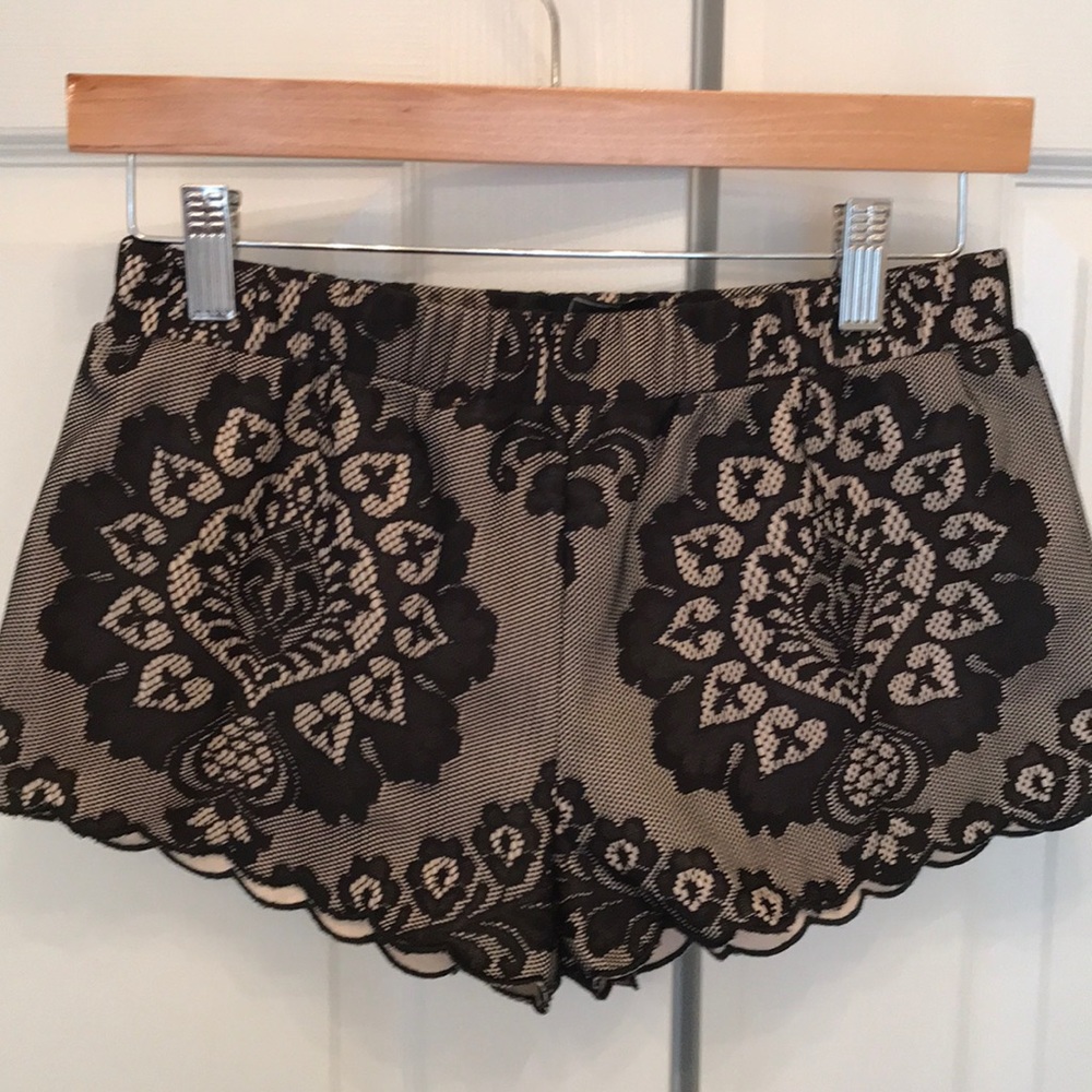 Dolce Vita Scalloped Hem Shorts